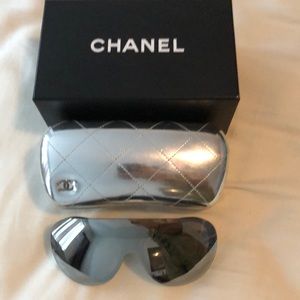 Chanel Clip-On Runway oversize sunglasses